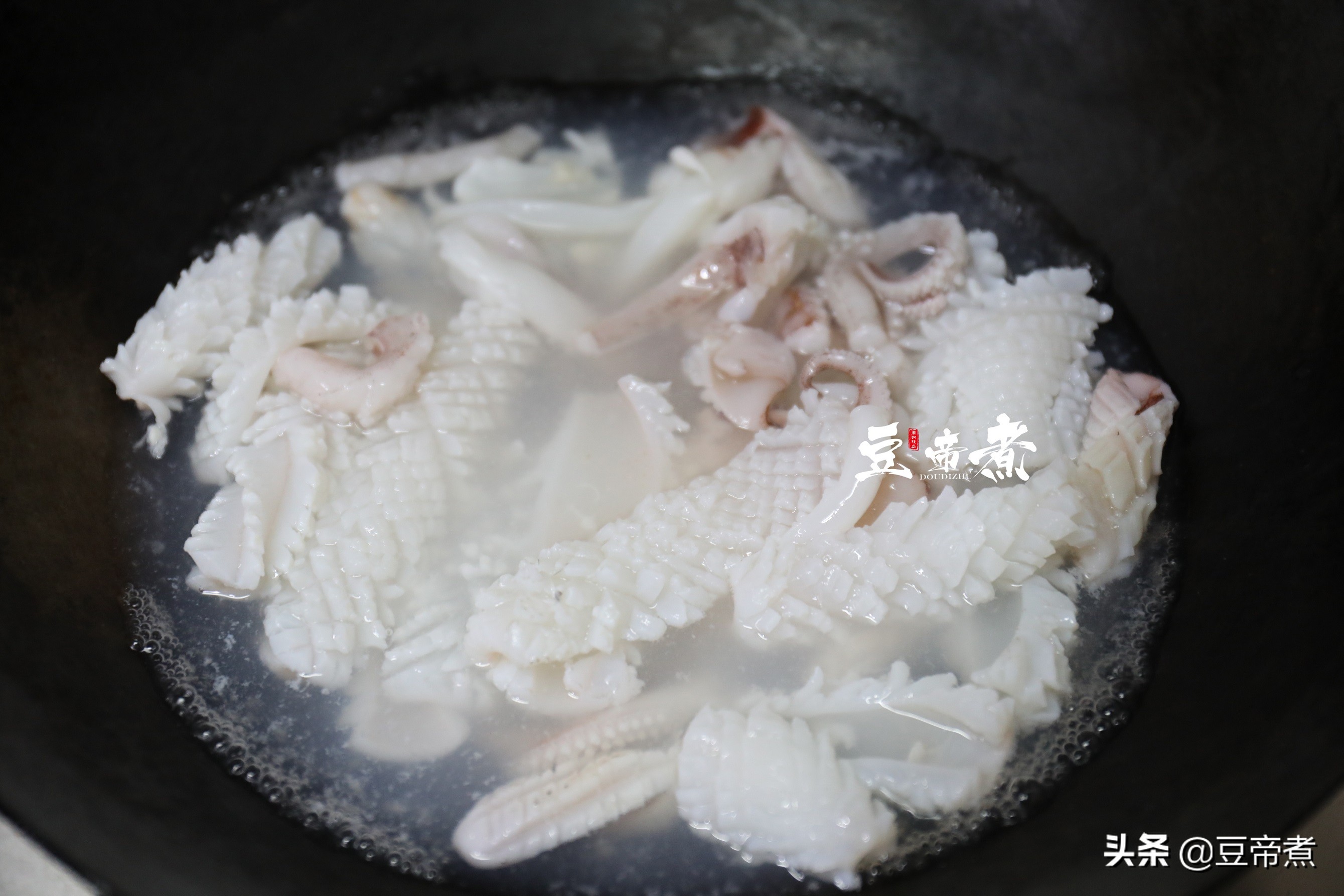 鱿鱼怎么做才好吃，今天几个步骤教你做出色香味俱全的鱿鱼佳肴
