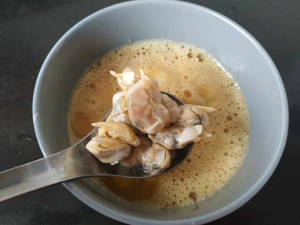 白蛤好吃但是沙子多，你知道怎么“吐沙”吗？教你一招简单又方便