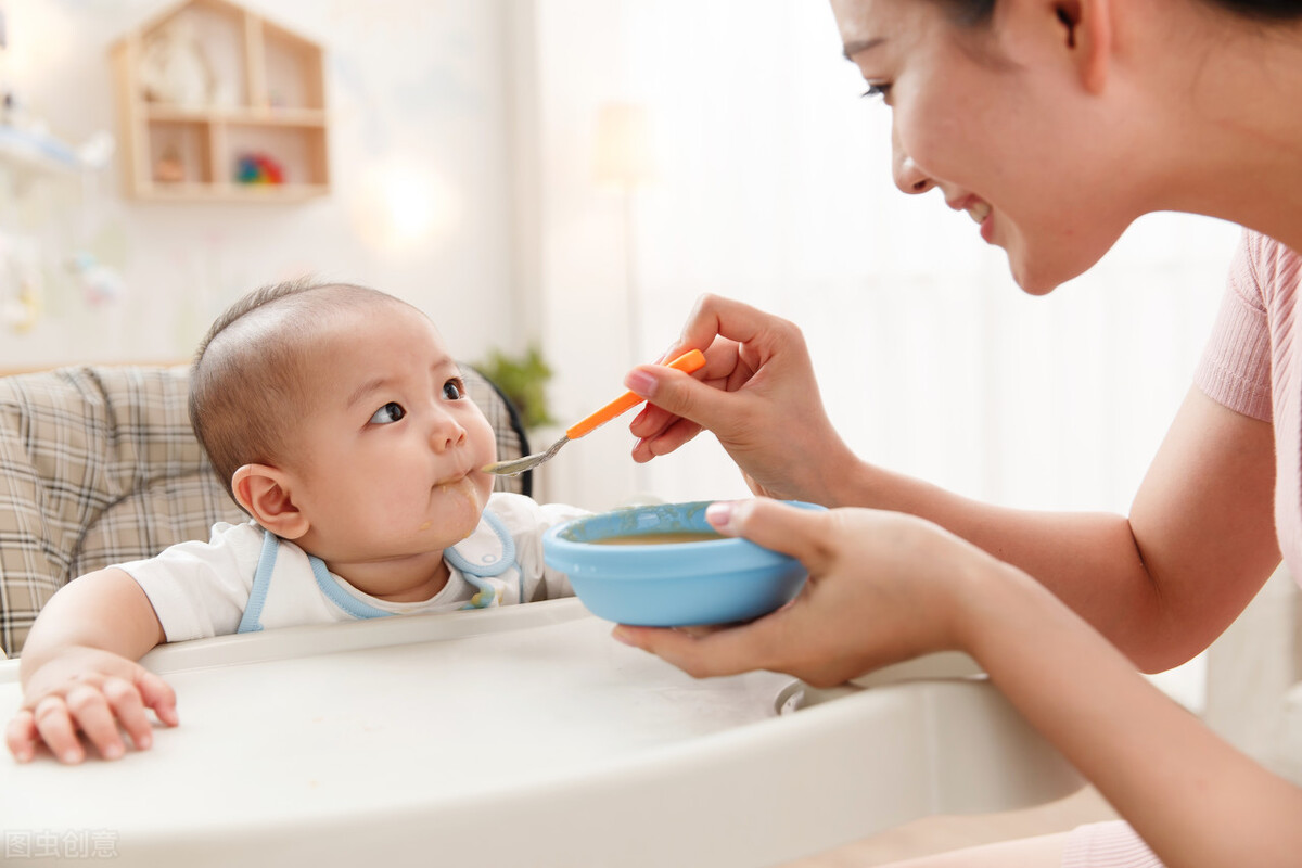 儿科医生推荐：0-1岁宝宝喂养知识大全40条，建议父母收藏