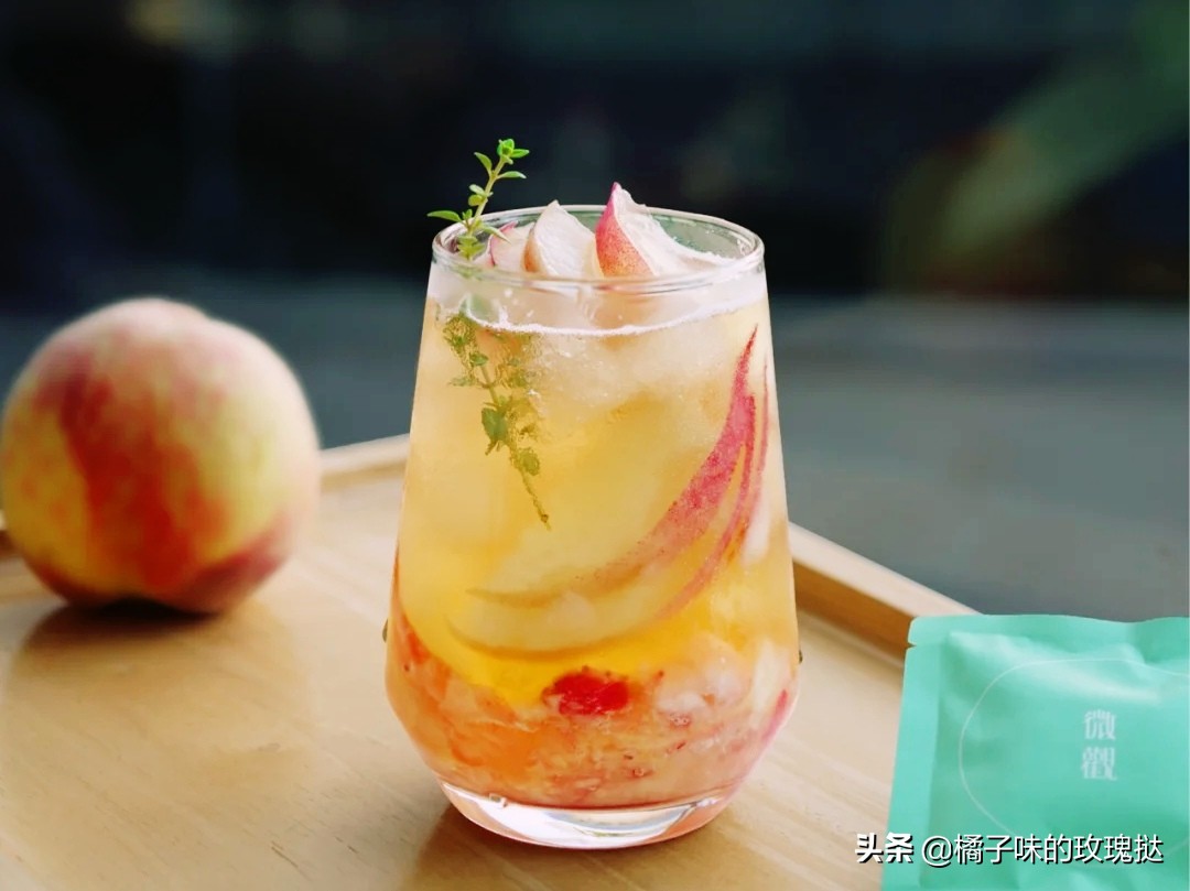 自制夏日水果茶：白桃清香乌龙，风车西柚莫吉托，葡萄冰饮品