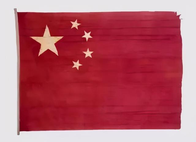 中国国旗是谁设计的(五星红旗的由来和历史)