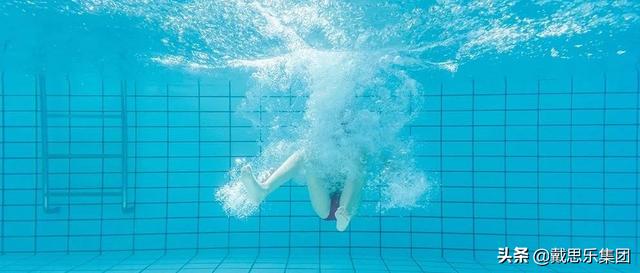 泳池的水质标准是多少(游泳池PH值的影响及危害)