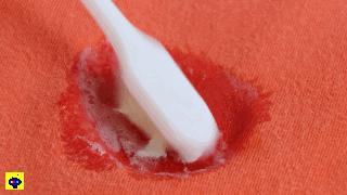 口香糖粘在衣物上如何弄掉，口香糖痕迹怎么去除？