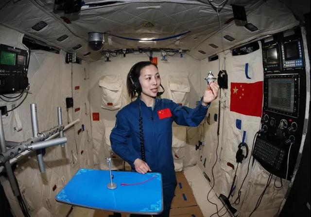 中国女航天员是谁，几次上太空？