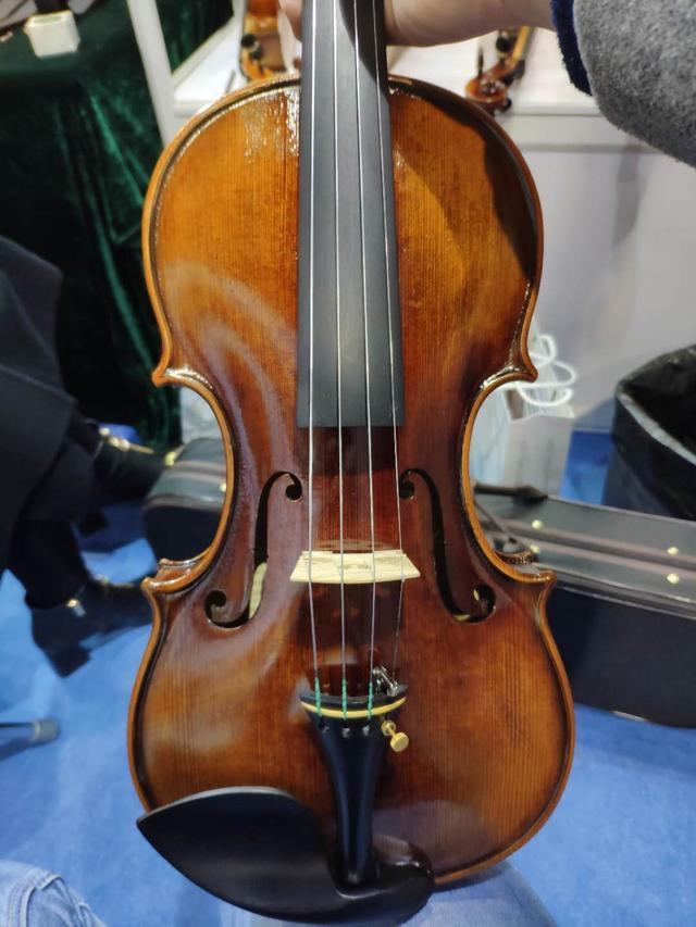 小提琴的弦怎么调，有多少根弦？