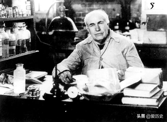 电灯泡是爱迪生发明的吗，爱迪生发明了什么？