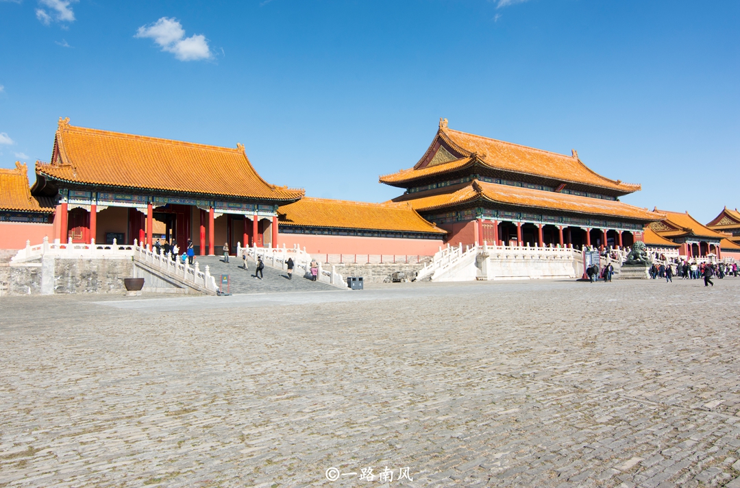 北京故宫占地72万平方米，大部分地方寸草不生，为什么？