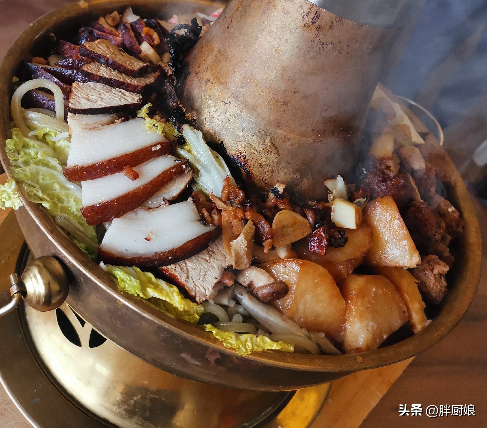 中国火锅巡礼：山西什锦火锅，铜锅里的大杂烩