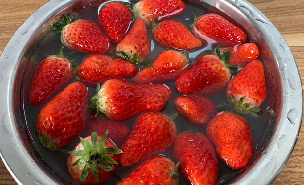 教你个洗草莓的好方法，这样清洗吃着才放心，实用