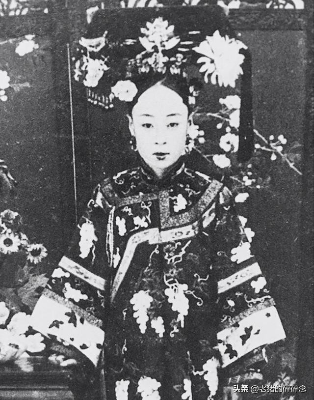 老照片：她是末代皇帝溥仪的亲生母亲，37岁便吞鸦片自杀而死
