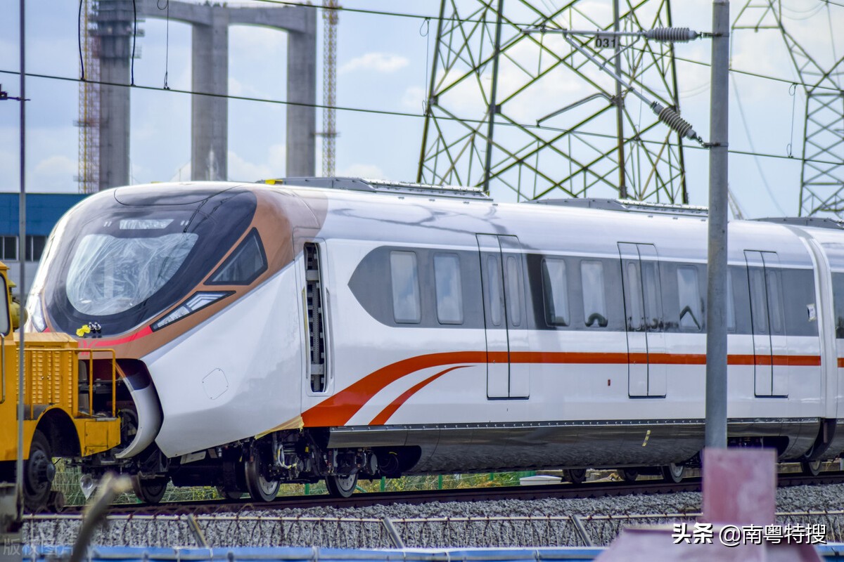 广东广州地铁里程超600公里，排名全国第三，有10条线路推进中