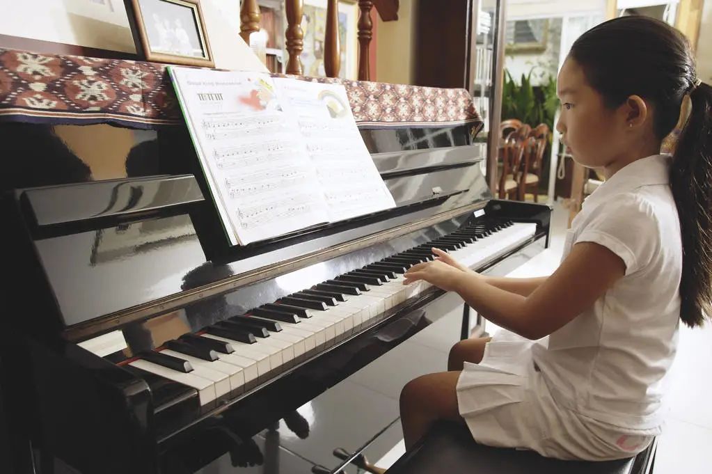 几岁开始学钢琴最佳？不要晚于7岁