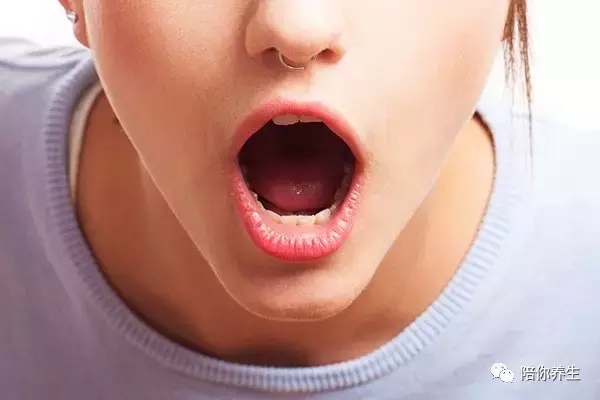 口臭的原因和治疗方法 3个技巧让嘴里不再臭气熏天