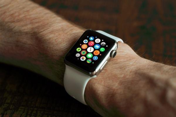 苹果手表有什么功能和作用？可以发微信吗？