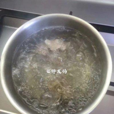 龙骨汤怎么煲最有营养(鹿茸菇龙骨汤的做法)