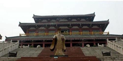 世界上最大的宫殿是什么宫，中国历史上最大的宫殿是哪个？