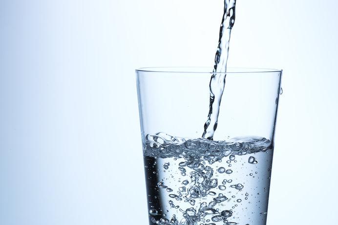 蒸馏水能直接饮用吗？和纯净水有什么区别？