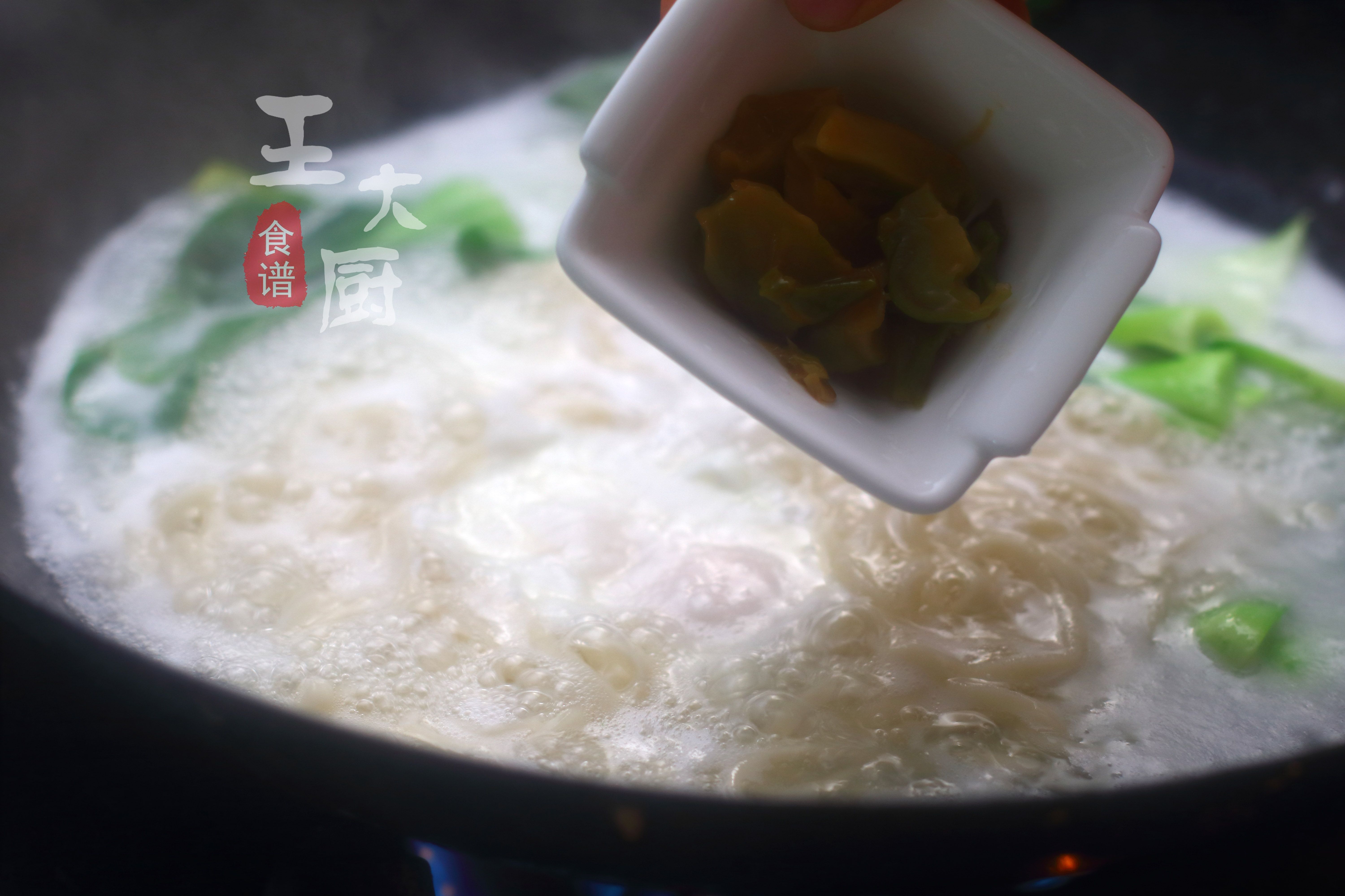 青菜鸡蛋面怎么煮好吃又简单？家常做法是什么？